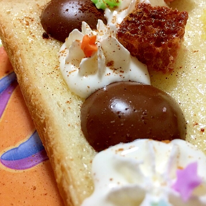 チョコ＆ホイップのデコトースト